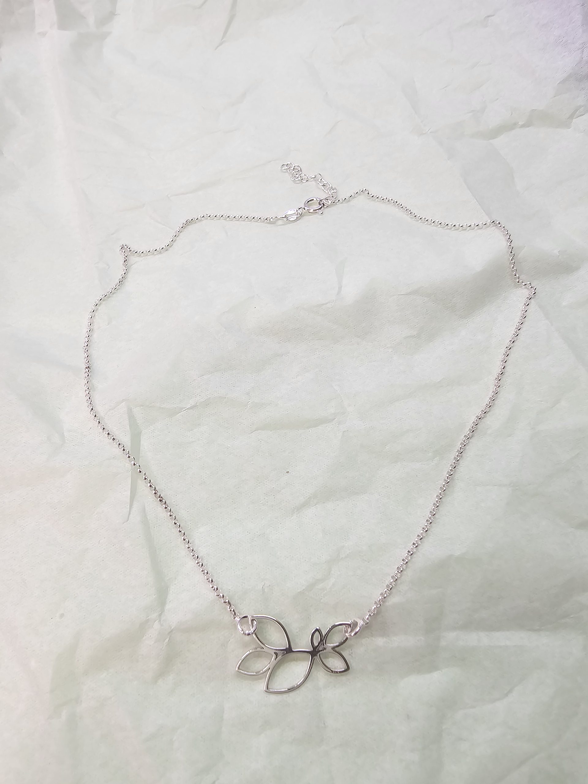Collar choker de plata con hojas - Imagen 3
