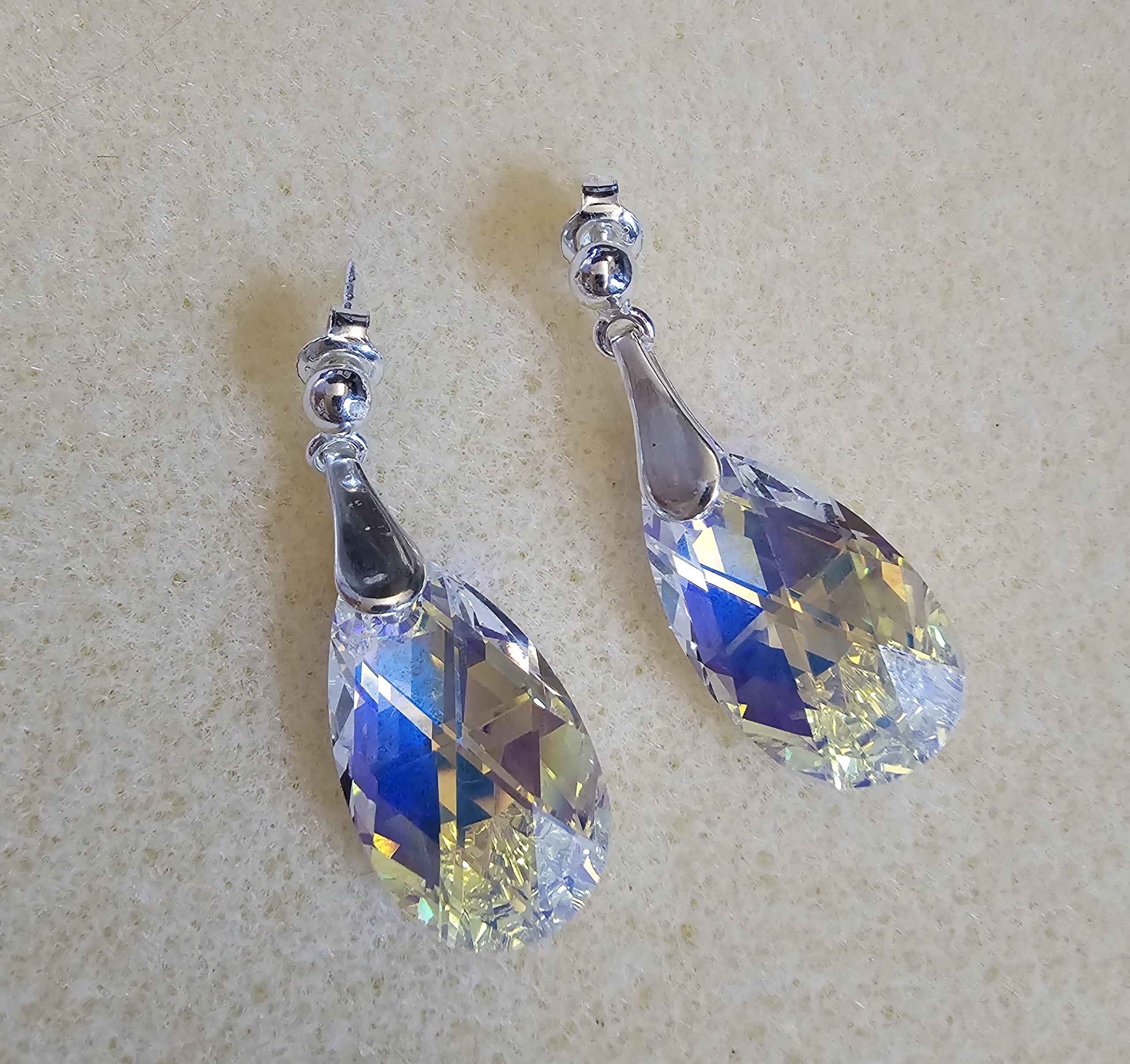 Pendientes de Plata de Ley con Cristales Iridiscentes Aurora Boreal